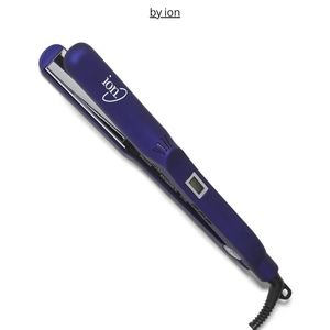 ION Gator flat iron